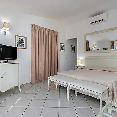 Otel The Pelican & - Adults Only Olbia