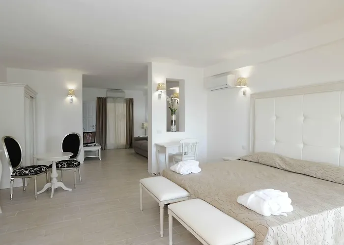 The Pelican & - Adults Only מלון 4*